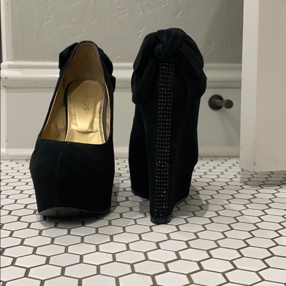 Platform wedge with bows and sequins